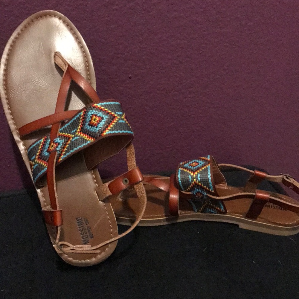 CUTE TRIBAL PRINT SANDALS 🐞🦋